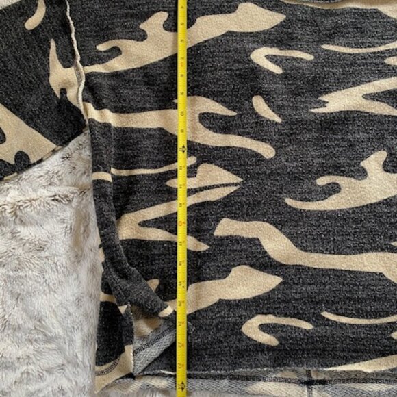 LA MIEL Oversized Boxy Camo Shirt - Picture 4 of 6